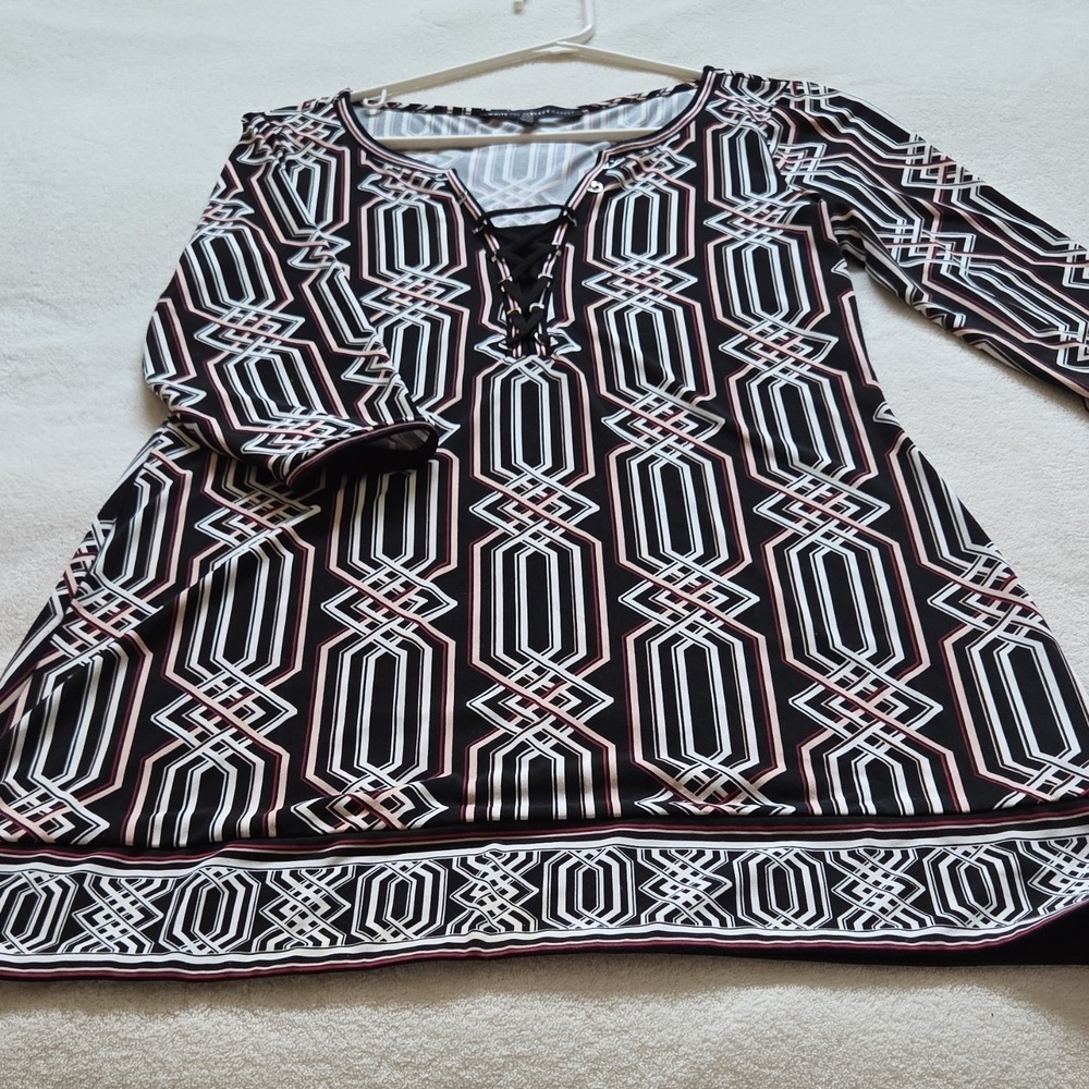 White‎ House Black Market Geometric Lace-Up V-Neck Tunic Blouse S